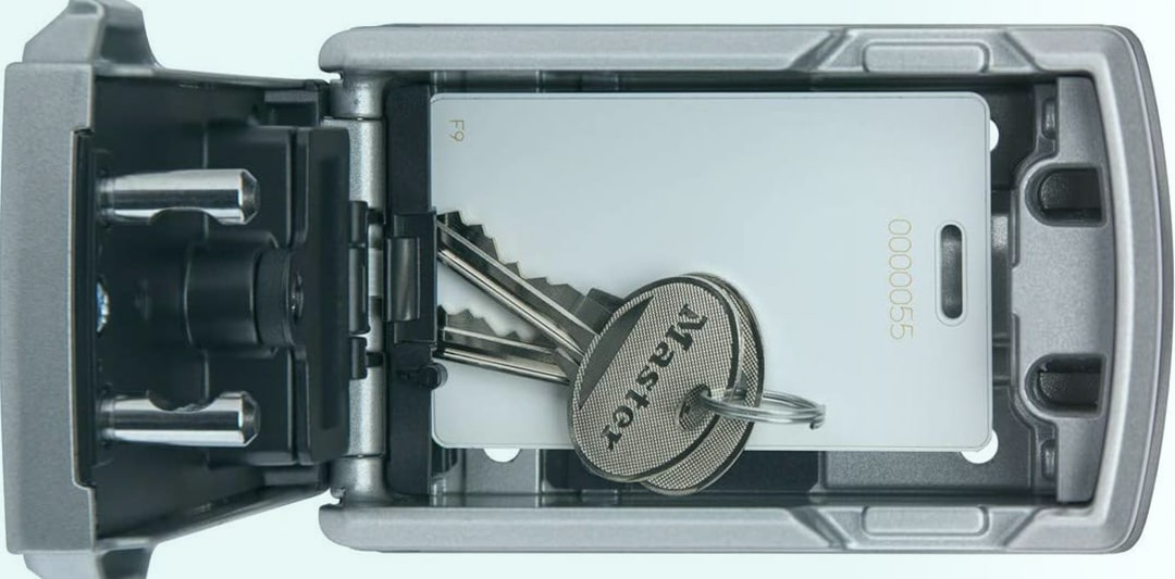 Master Lock Boîte A Clé Connectée - Bluetooth Ou Combinaison - A Anse à  Prix Carrefour